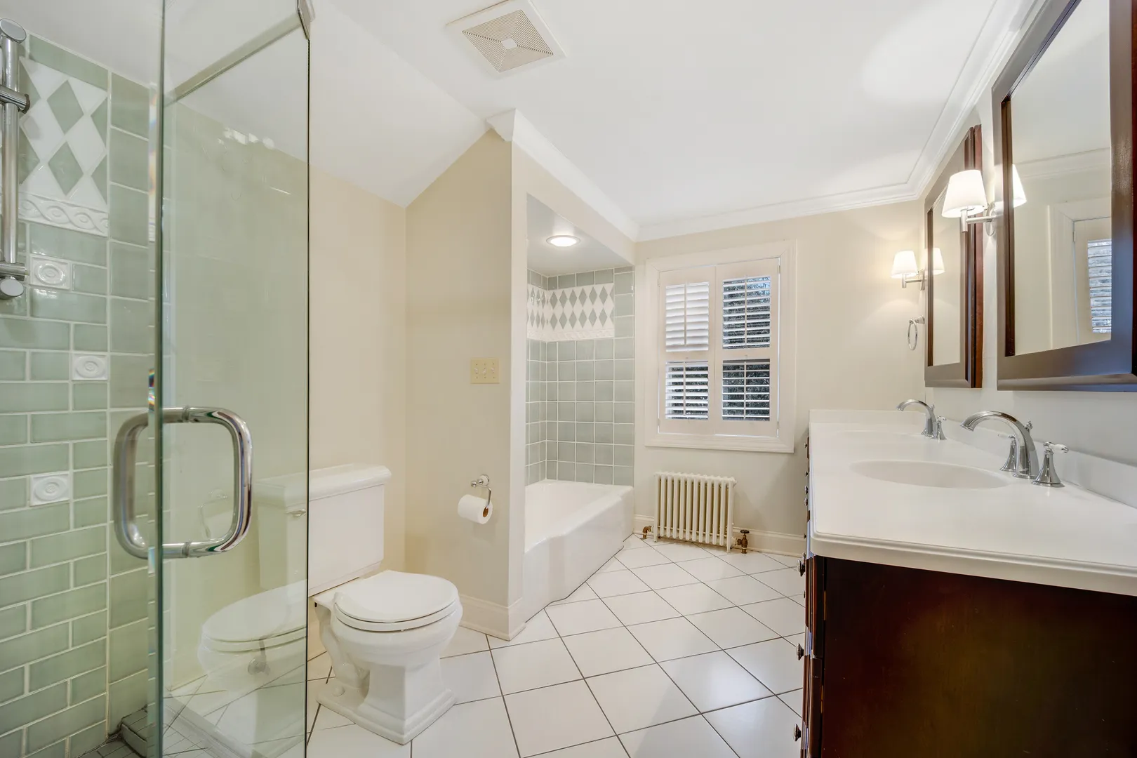 120 E 8th St, , 60521, USA 60521-Hinsdale-IL
