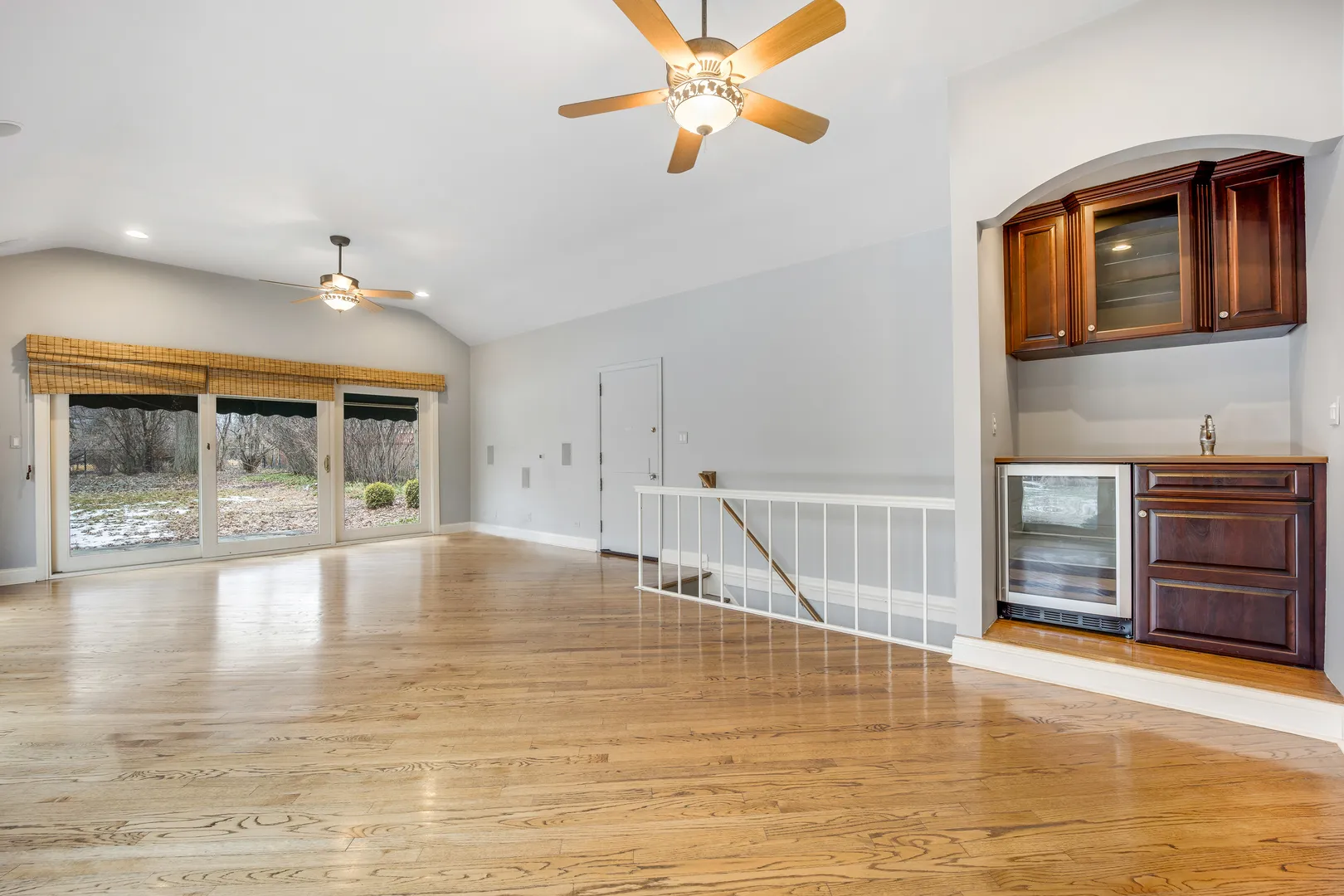 120 E 8th St, , 60521, USA 60521-Hinsdale-IL