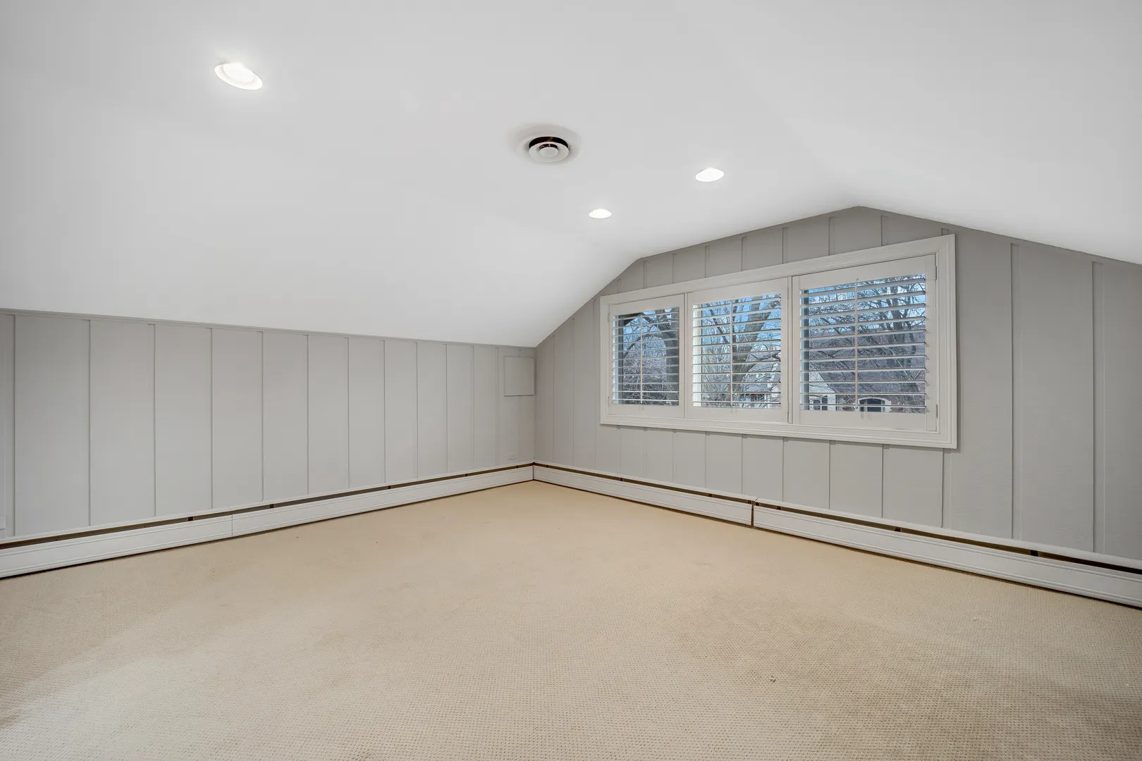 120 E 8th St, , 60521, USA 60521-Hinsdale-IL