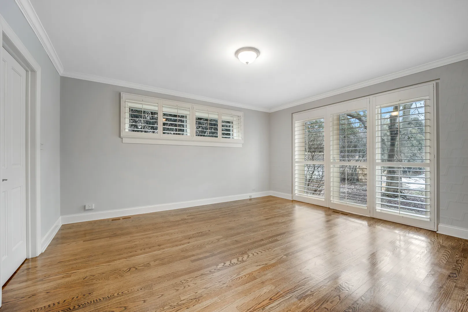 120 E 8th St, , 60521, USA 60521-Hinsdale-IL