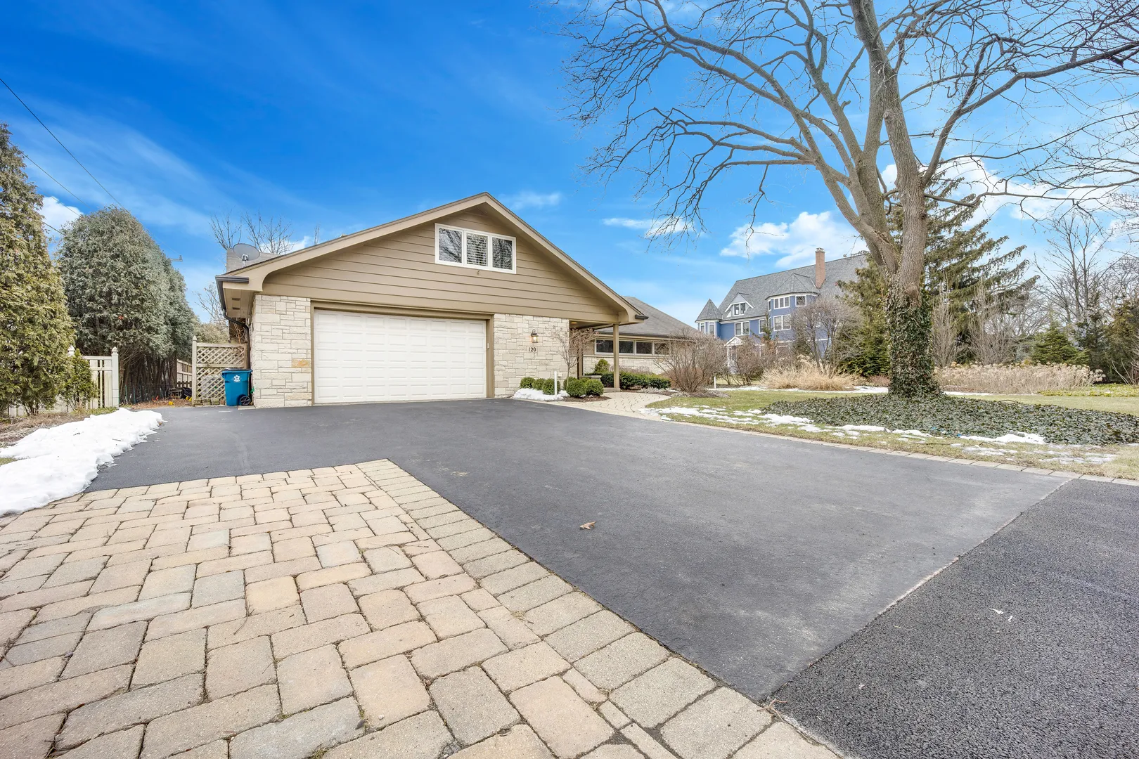 120 E 8th St, , 60521, USA 60521-Hinsdale-IL