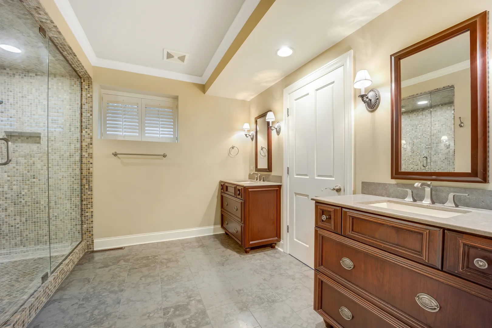 120 E 8th St, , 60521, USA 60521-Hinsdale-IL