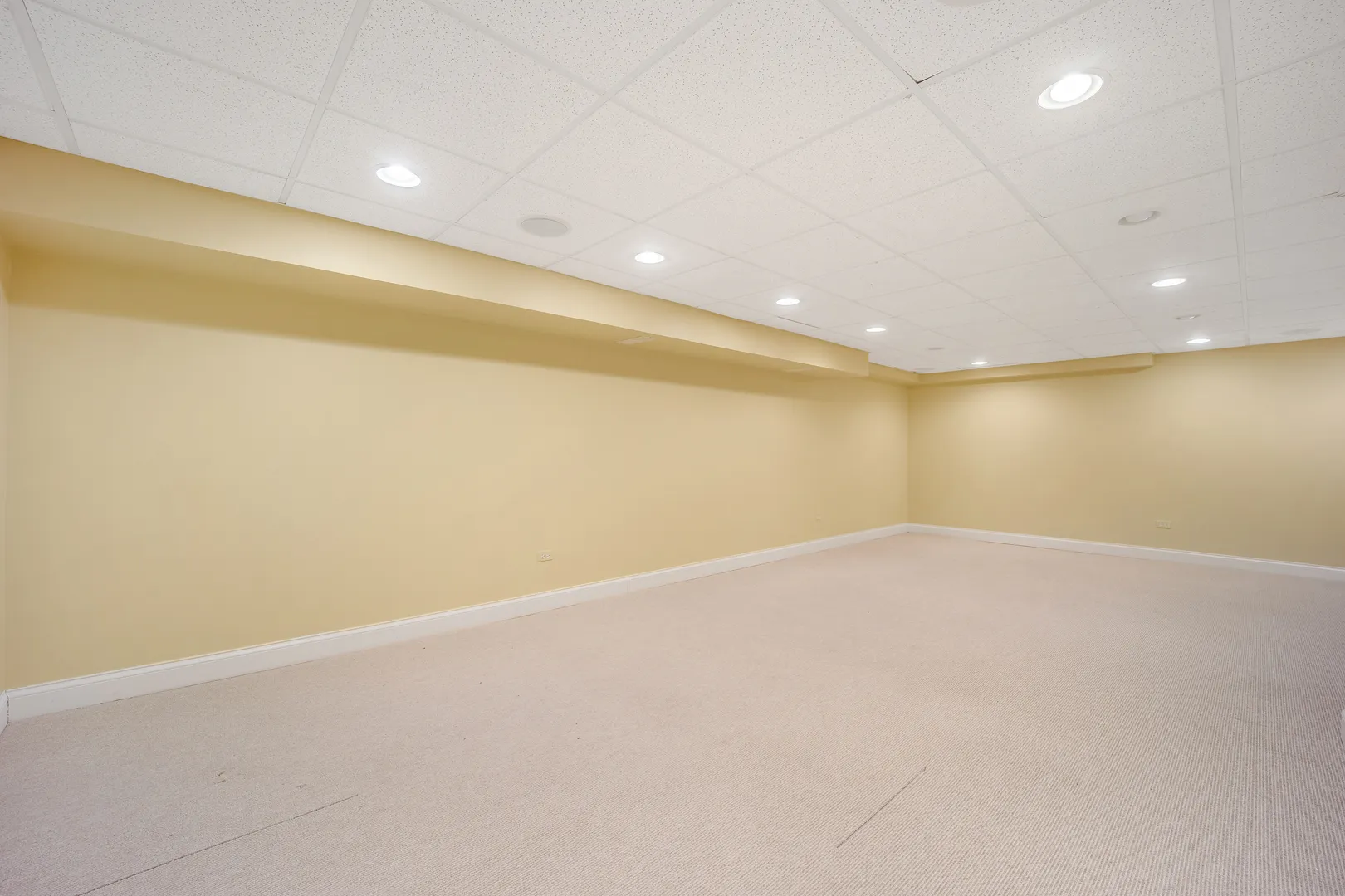 120 E 8th St, , 60521, USA 60521-Hinsdale-IL