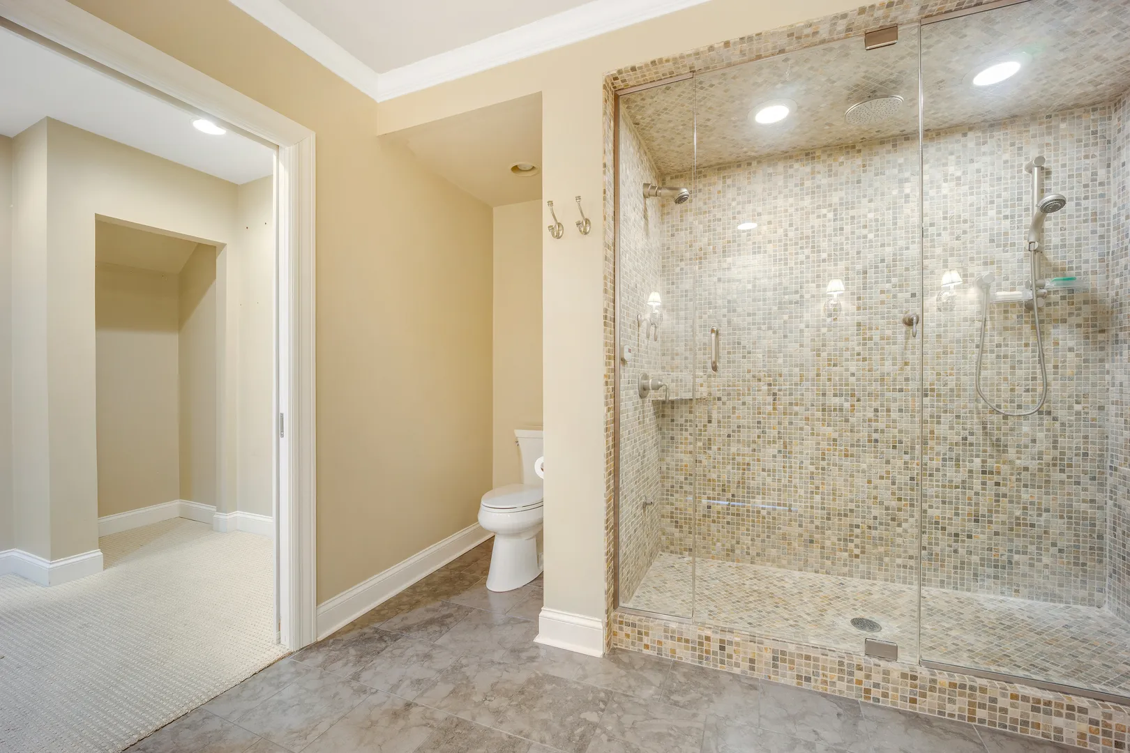 120 E 8th St, , 60521, USA 60521-Hinsdale-IL