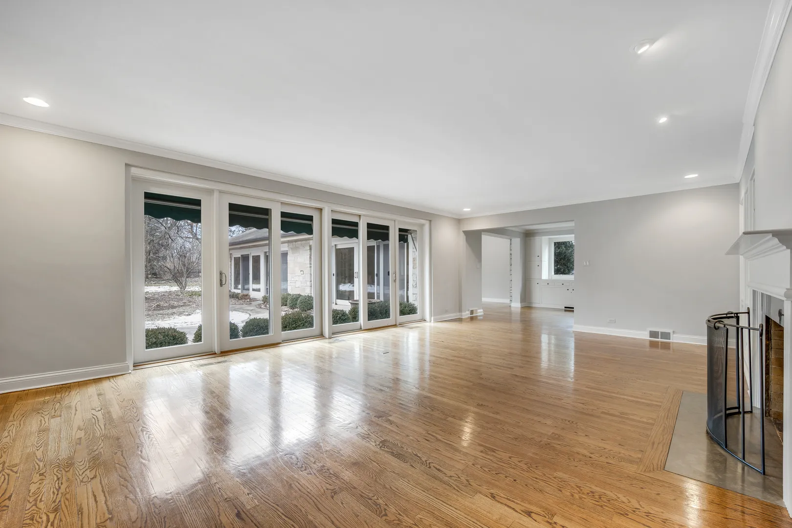 120 E 8th St, , 60521, USA 60521-Hinsdale-IL