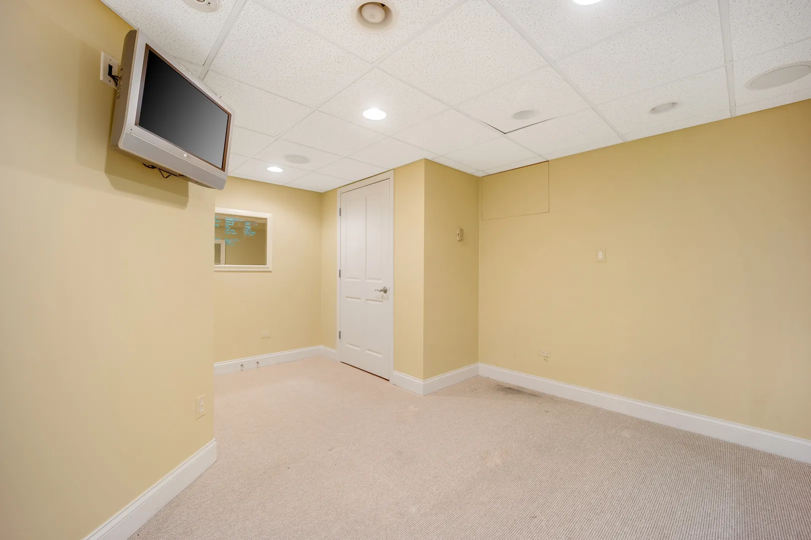 120 E 8th St, , 60521, USA 60521-Hinsdale-IL