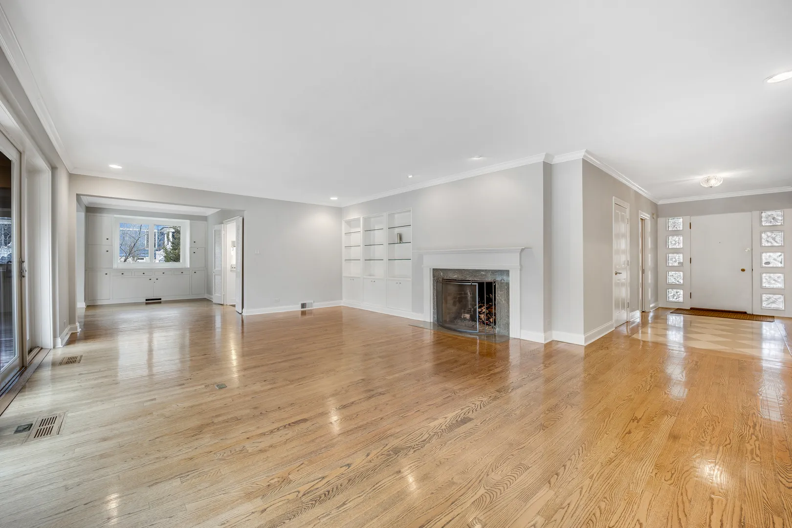 120 E 8th St, , 60521, USA 60521-Hinsdale-IL