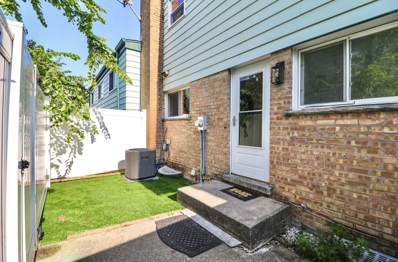 520 Glendale Rd, ,  60025, USA 60025-Glenview-IL