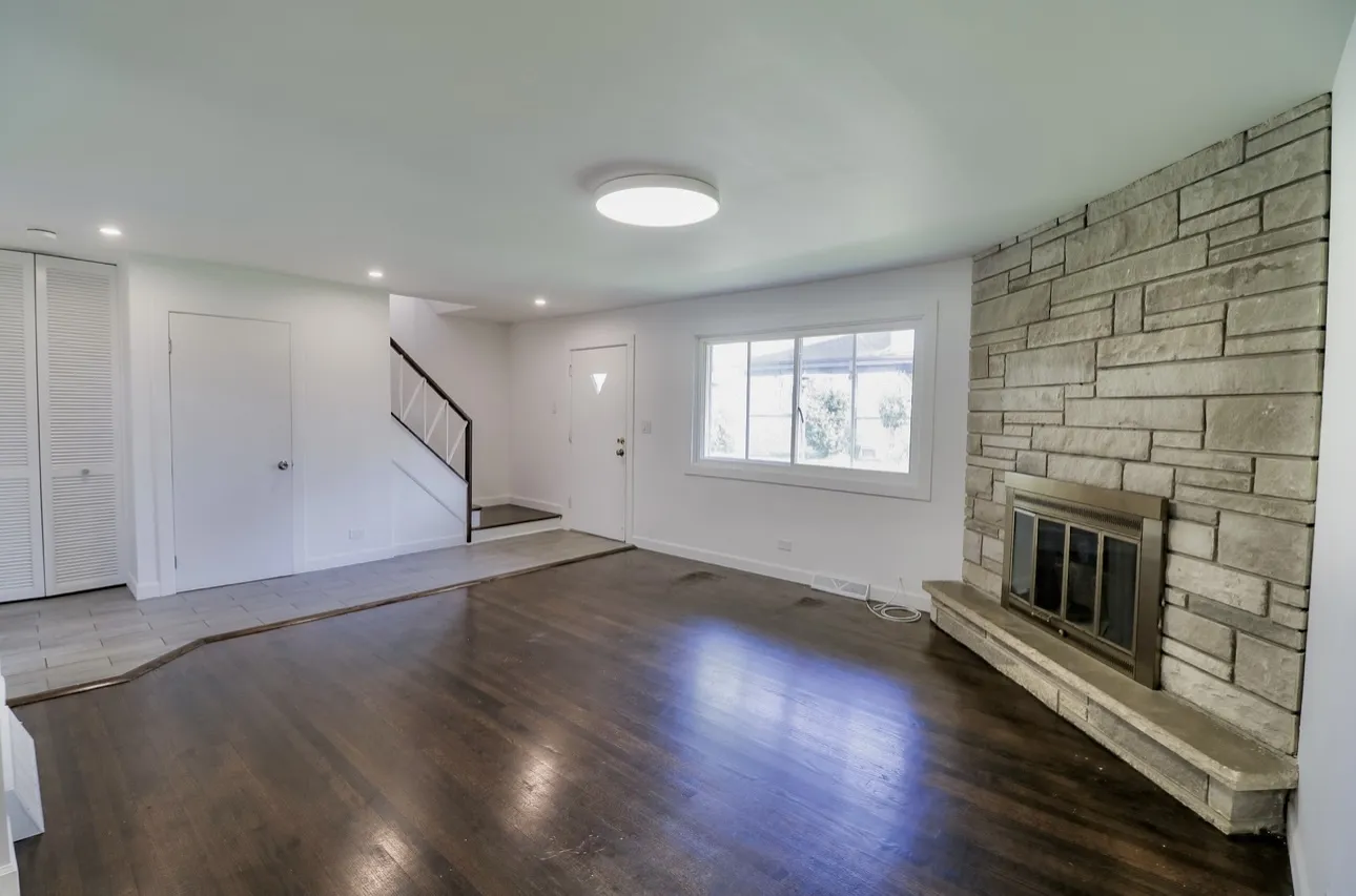 520 Glendale Rd, ,  60025, USA 60025-Glenview-IL