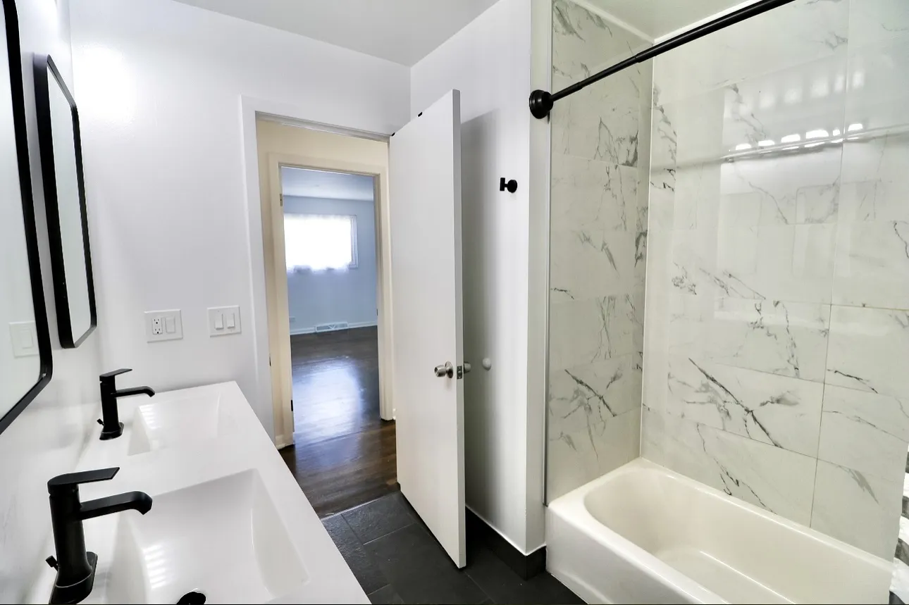 520 Glendale Rd, ,  60025, USA 60025-Glenview-IL