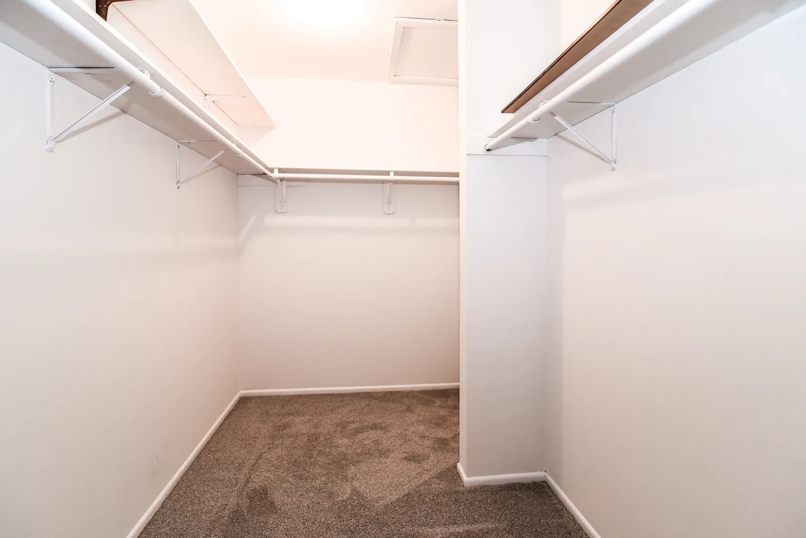 804 E Hillside Ave, ,  60010, USA 60010-Barrington-IL