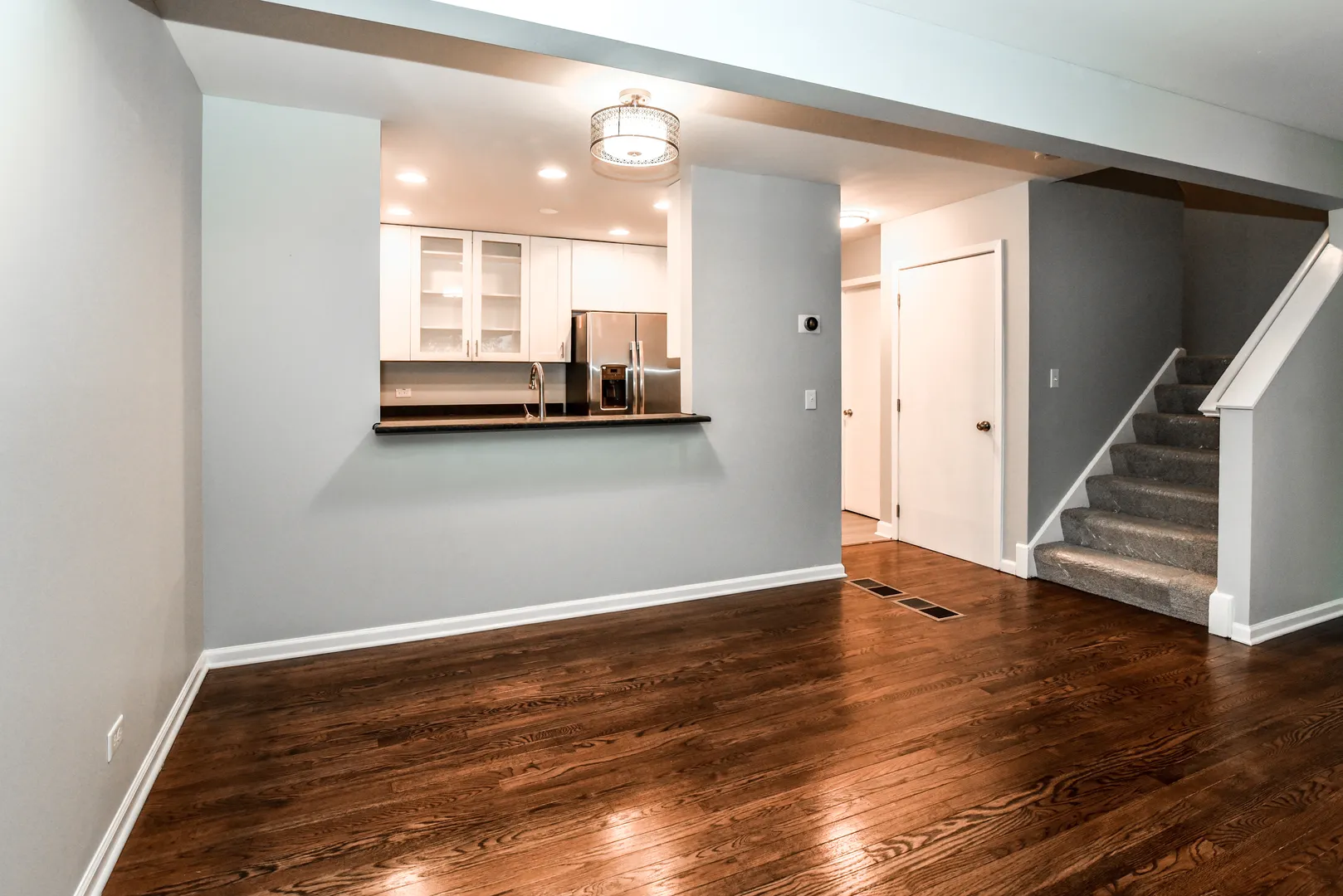 804 E Hillside Ave, ,  60010, USA 60010-Barrington-IL