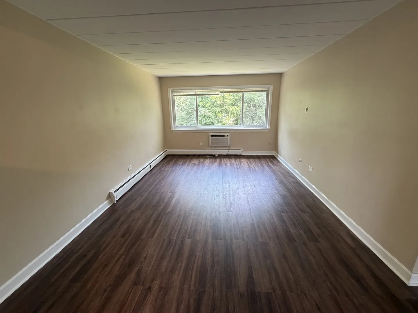 1307 College Ave, ,  60187, USA 60187-Wheaton-IL