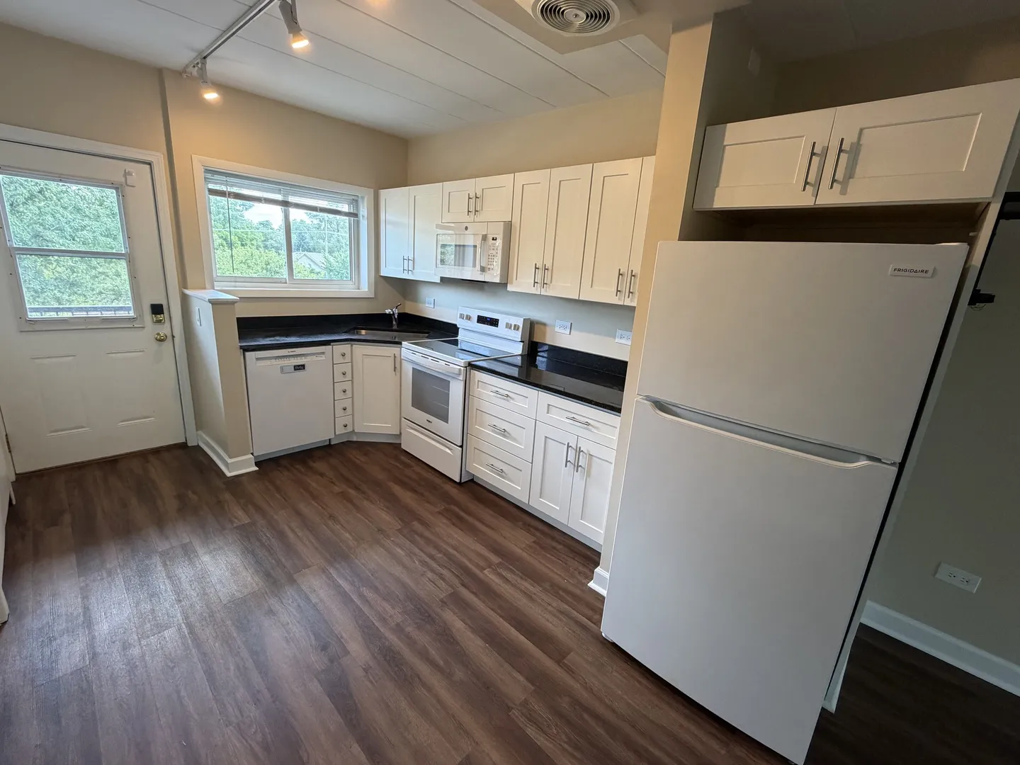 1307 College Ave, ,  60187, USA 60187-Wheaton-IL