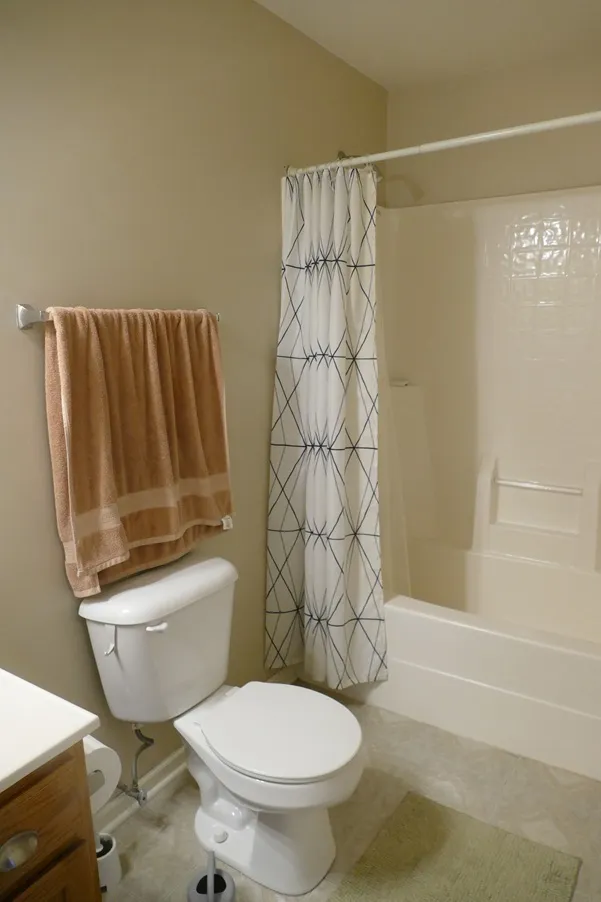 1995 Golden Gate Ln, ,  60563, USA 60563-Naperville-IL