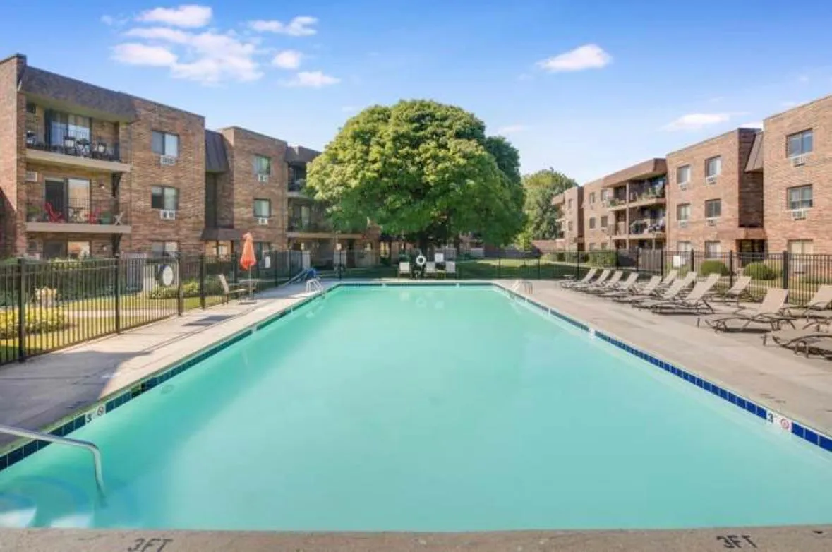 3515 Central Rd, ,  60025, USA 60025-Glenview-IL