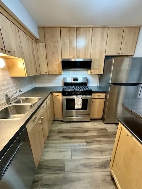 3515 Central Rd, ,  60025, USA 60025-Glenview-IL