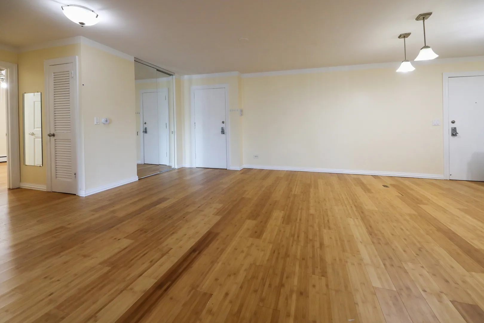 10385 Dearlove Rd, ,  60025, USA 60025-Glenview-IL