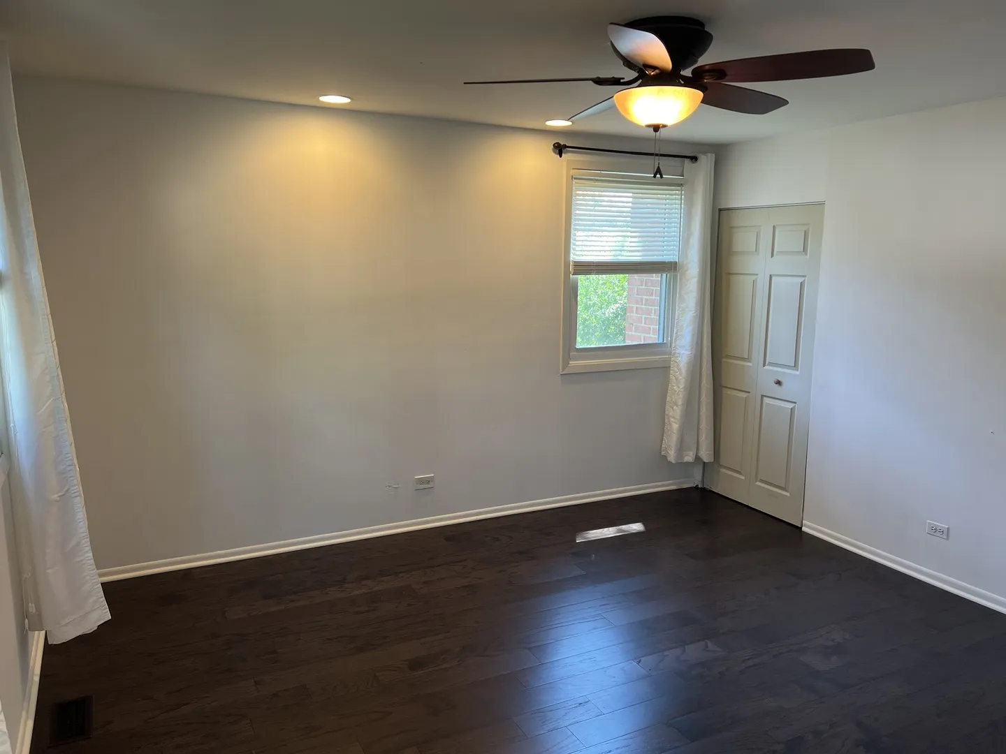 1927 Farmington Ct, ,  60565, USA 60565-Naperville-IL
