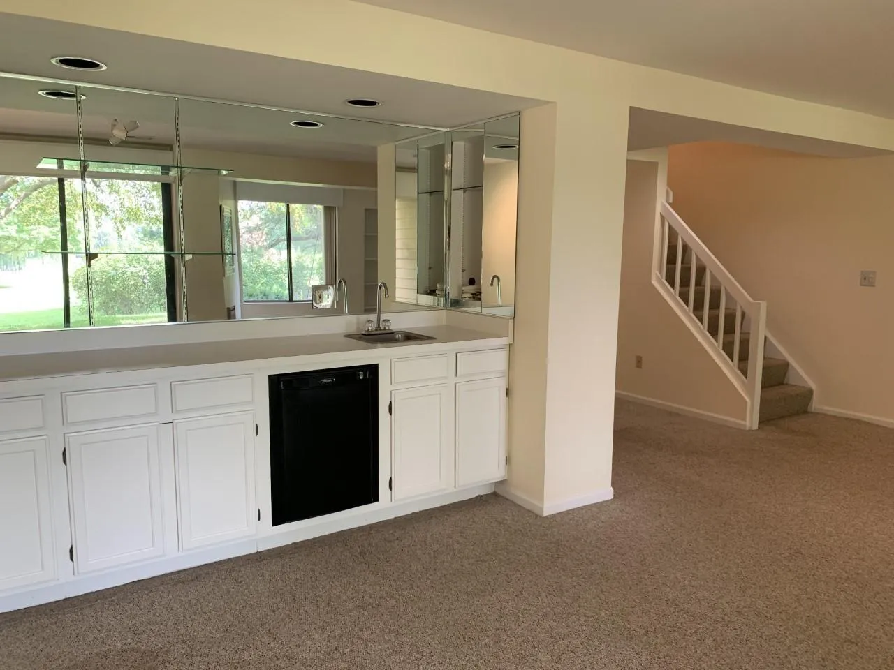 946 N Shoreline Rd, ,  60010, USA 60010-Lake Barrington-IL