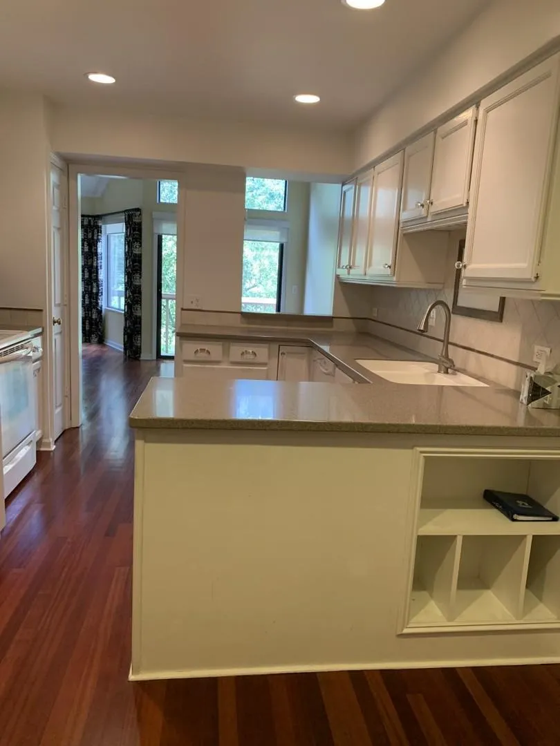 946 N Shoreline Rd, ,  60010, USA 60010-Lake Barrington-IL