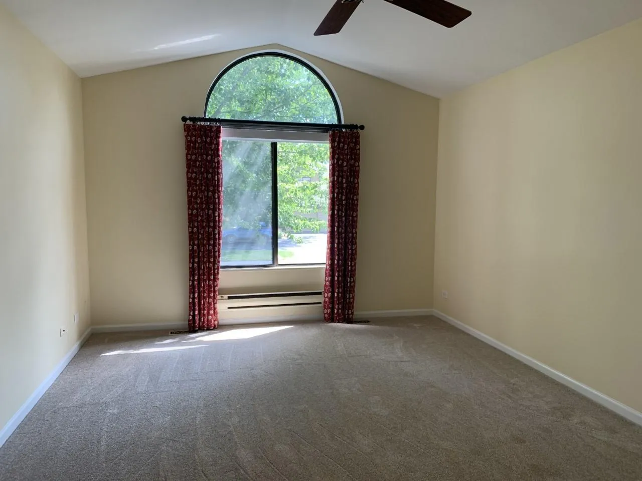 946 N Shoreline Rd, ,  60010, USA 60010-Lake Barrington-IL