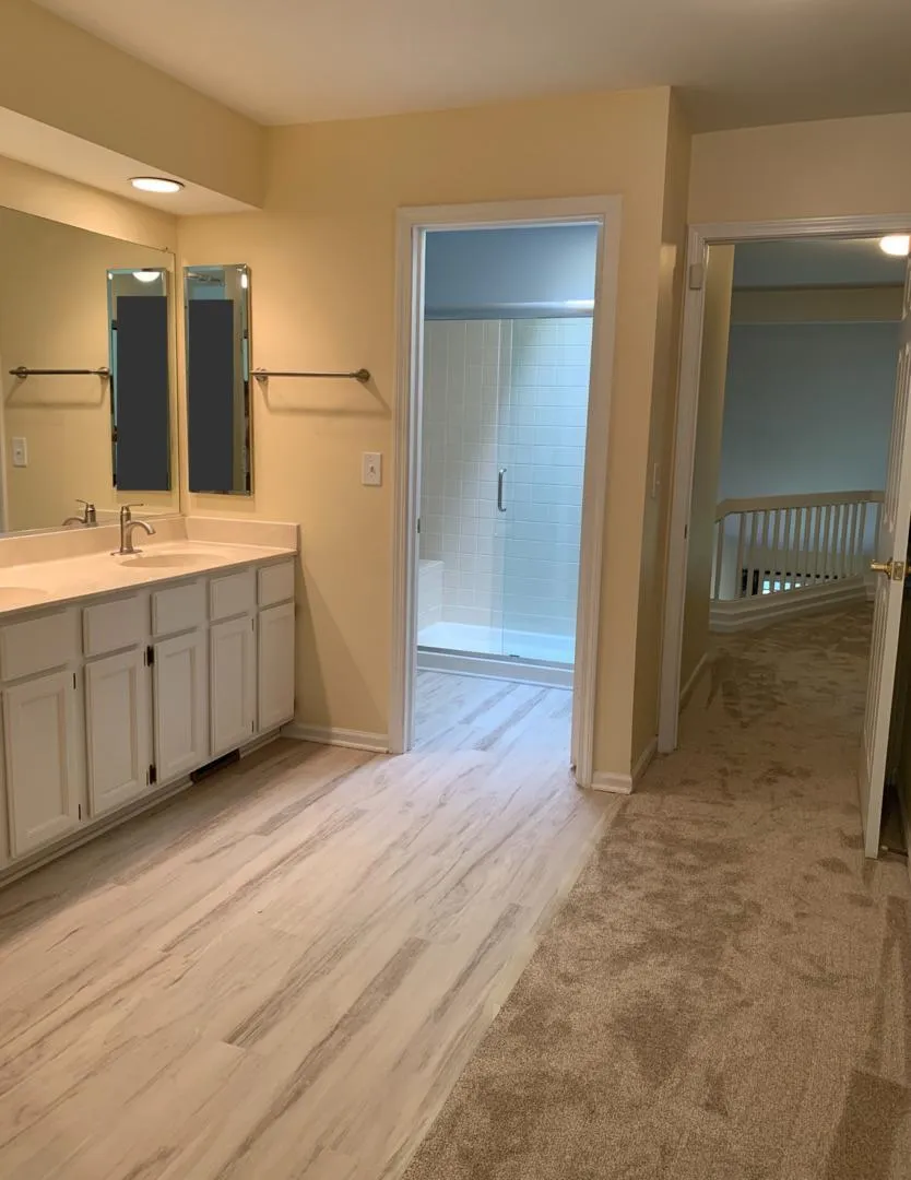 946 N Shoreline Rd, ,  60010, USA 60010-Lake Barrington-IL