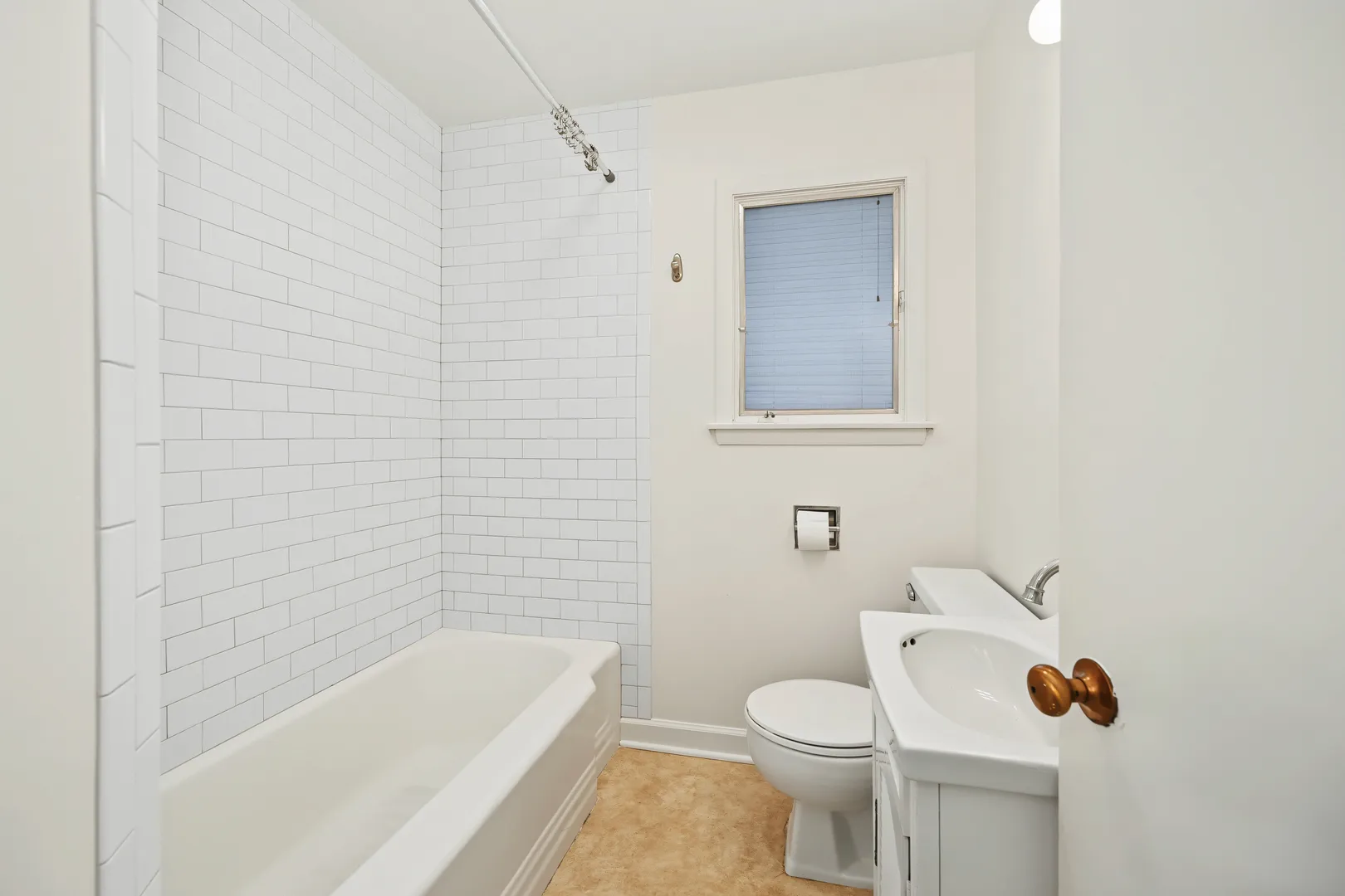 673 N Park Blvd, ,  60137, USA 60137-Glen Ellyn-IL