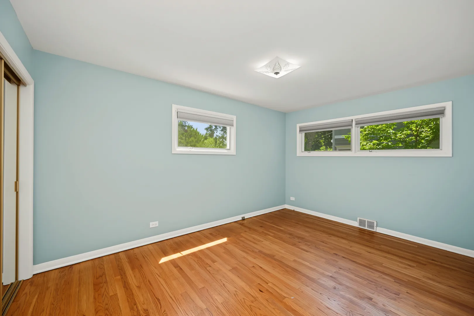 673 N Park Blvd, ,  60137, USA 60137-Glen Ellyn-IL