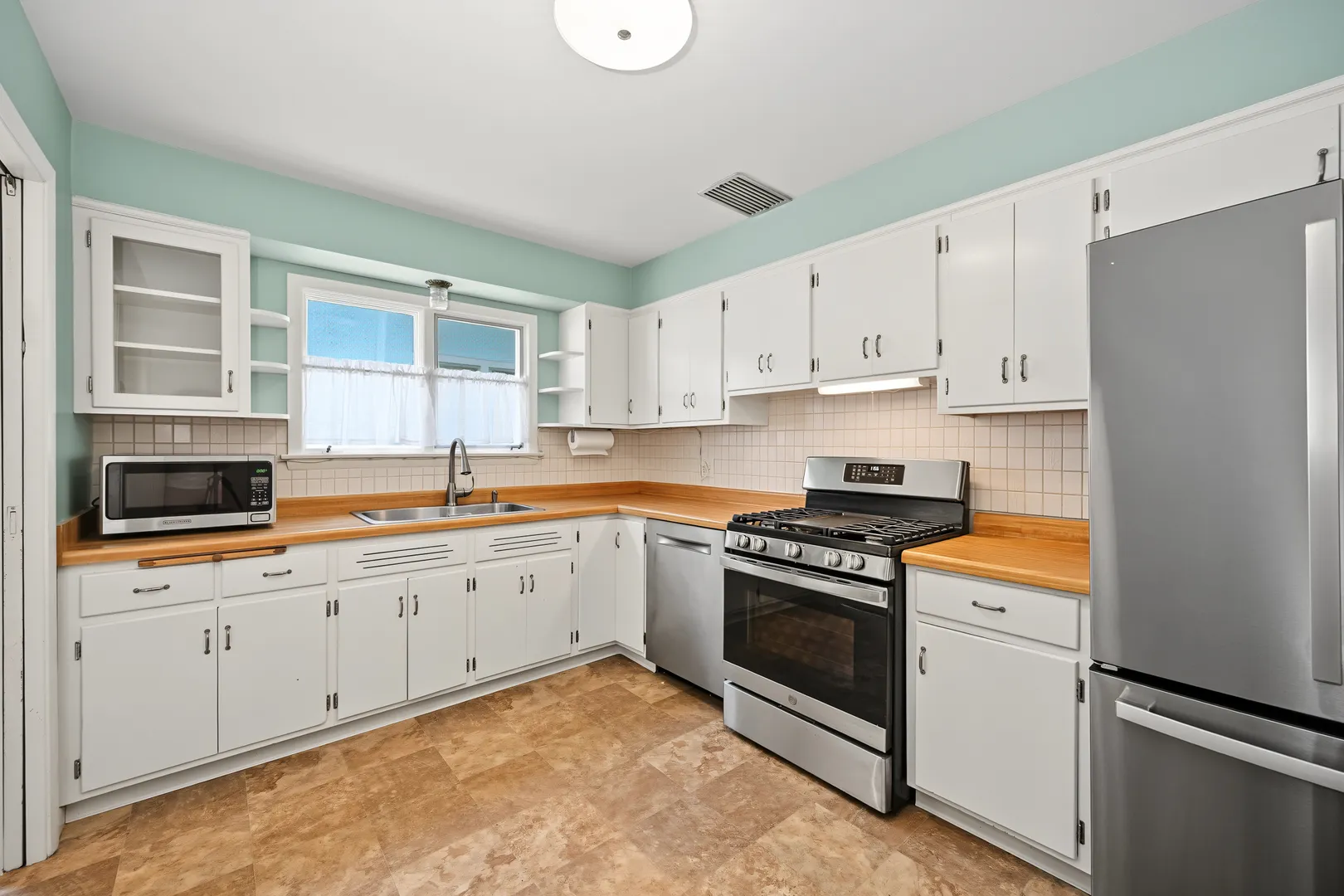 673 N Park Blvd, ,  60137, USA 60137-Glen Ellyn-IL