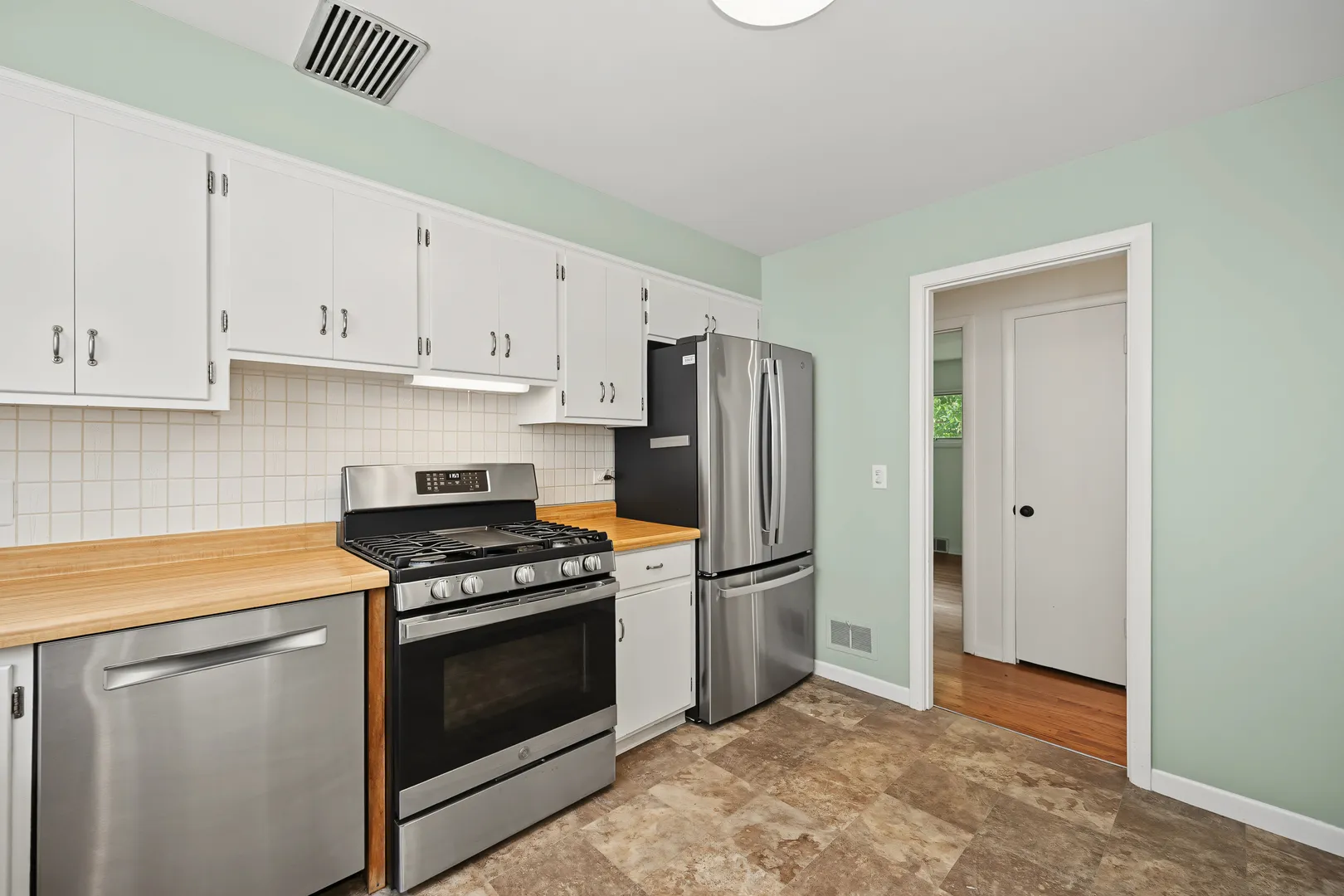673 N Park Blvd, ,  60137, USA 60137-Glen Ellyn-IL