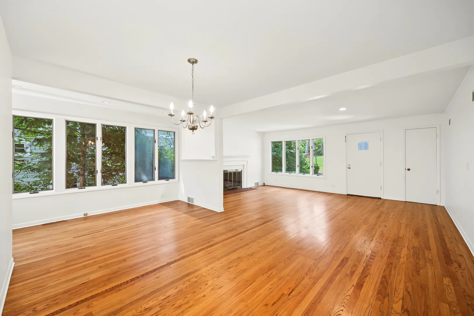 673 N Park Blvd, ,  60137, USA 60137-Glen Ellyn-IL