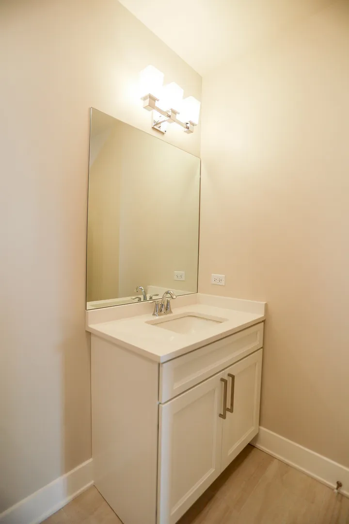 880 Lee St, , 60016, USA 60016-Des Plaines-IL