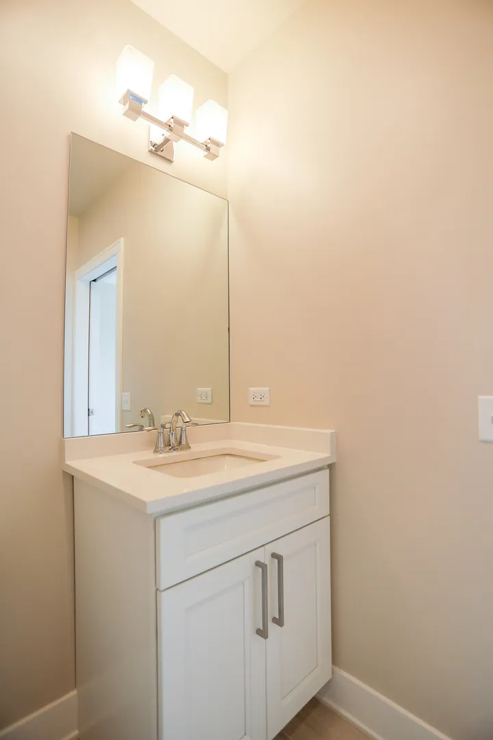 880 Lee St, , 60016, USA 60016-Des Plaines-IL