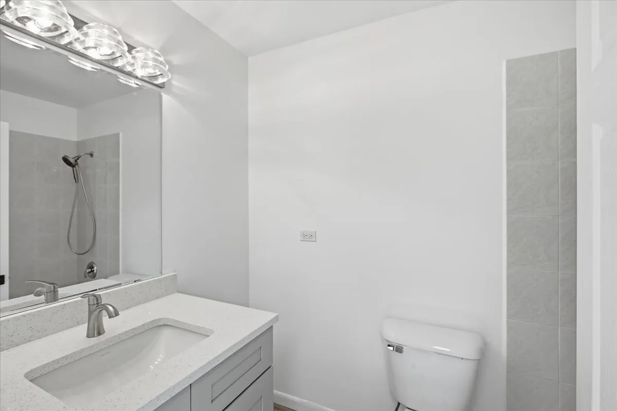 9001 Golf Rd, Niles,  60714, USA 60016-Des Plaines-IL