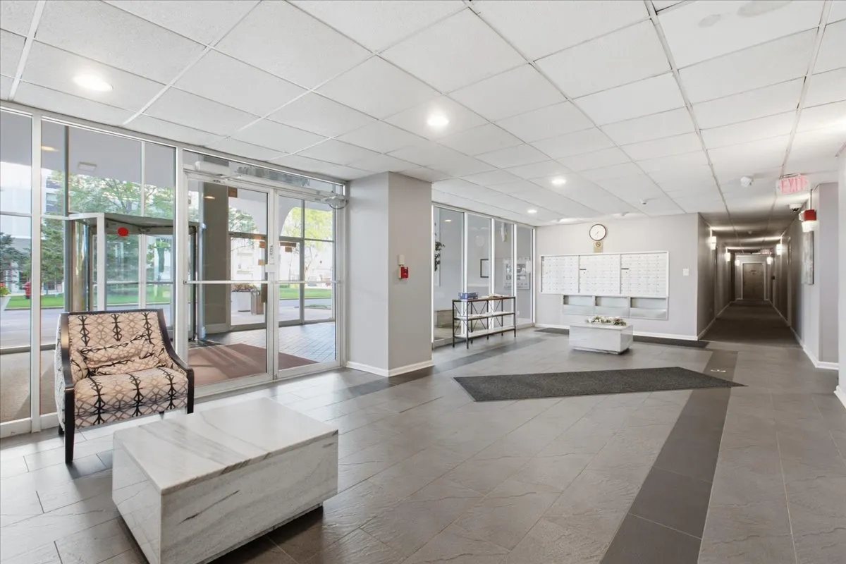 9001 Golf Rd, Niles,  60714, USA 60016-Des Plaines-IL