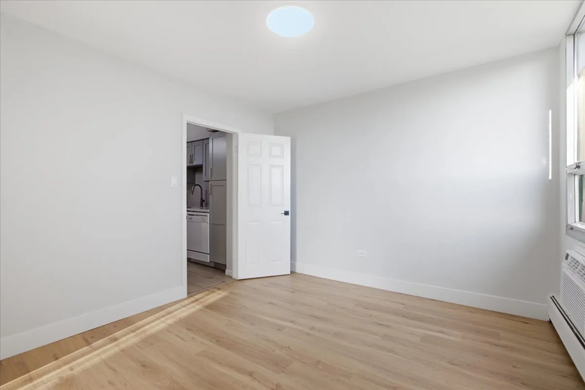9001 Golf Rd, Niles,  60714, USA 60016-Des Plaines-IL