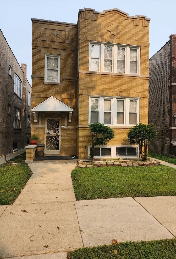 8433 S Seeley Ave, ,  60620, USA 60620-Chicago-IL