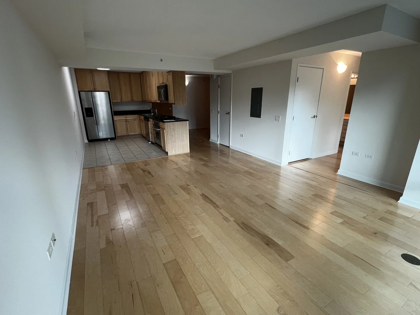 9655 Woods Dr, ,  60077, USA 60077-Skokie-IL