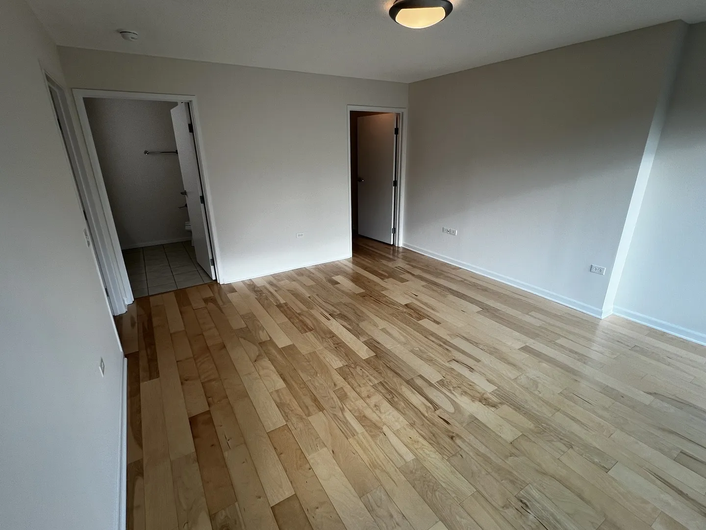 9655 Woods Dr, ,  60077, USA 60077-Skokie-IL