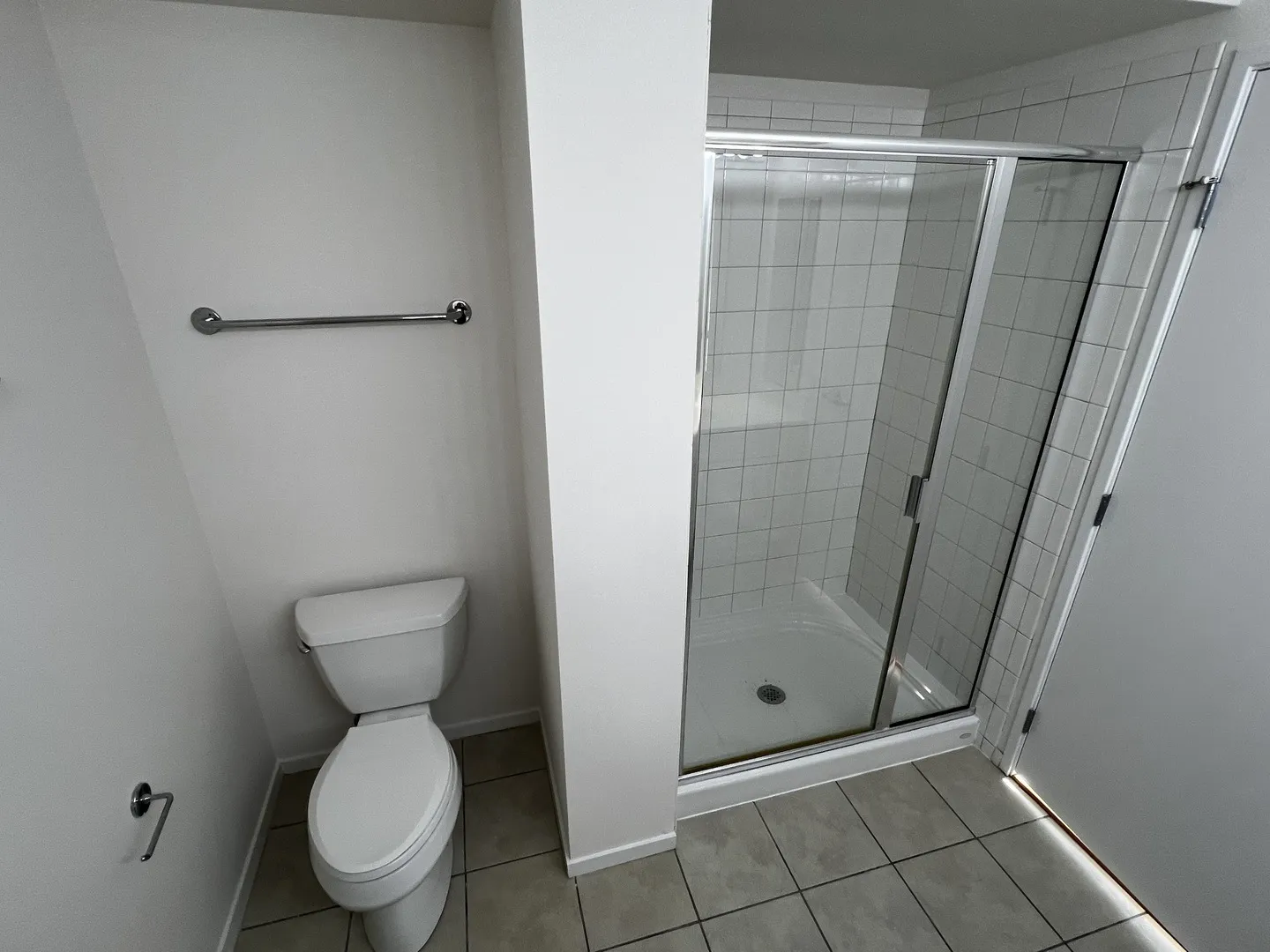 9655 Woods Dr, ,  60077, USA 60077-Skokie-IL