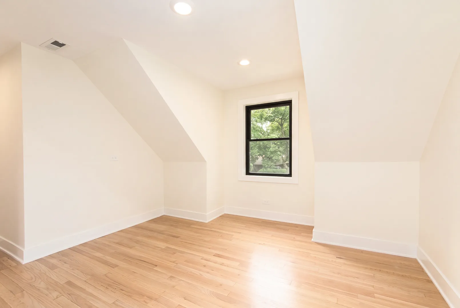 7111 N Mason Ave, ,  60646, USA 60646-Chicago-IL