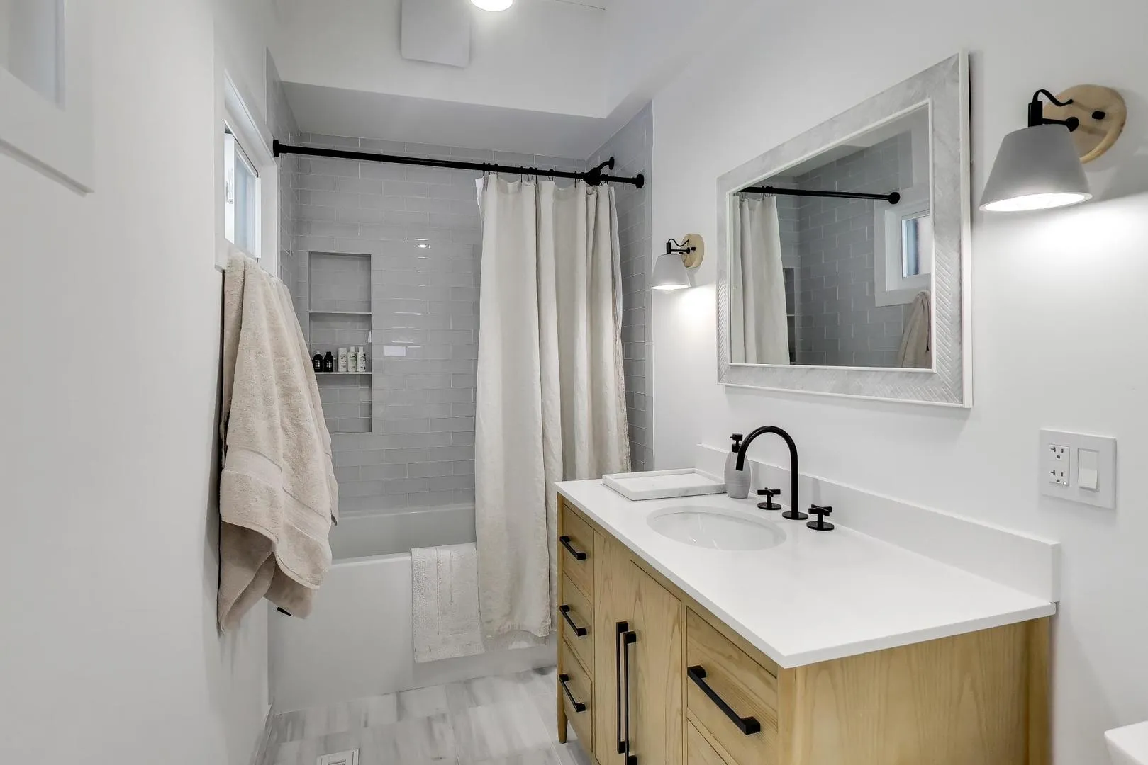 2649 N Crawford Ave, ,  60201, USA 60201-Evanston-IL