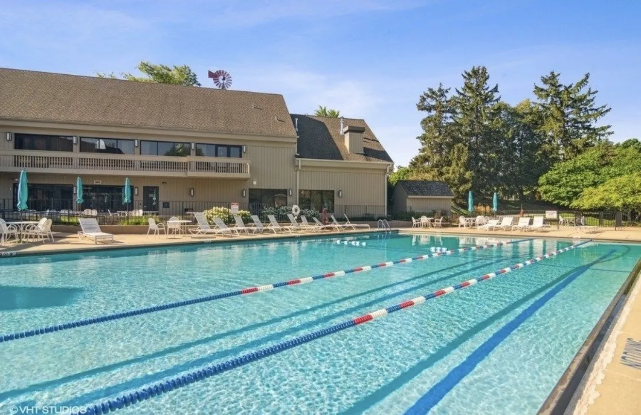78 Foxwood Ln, ,  60010, USA 60010-Lake Barrington-IL