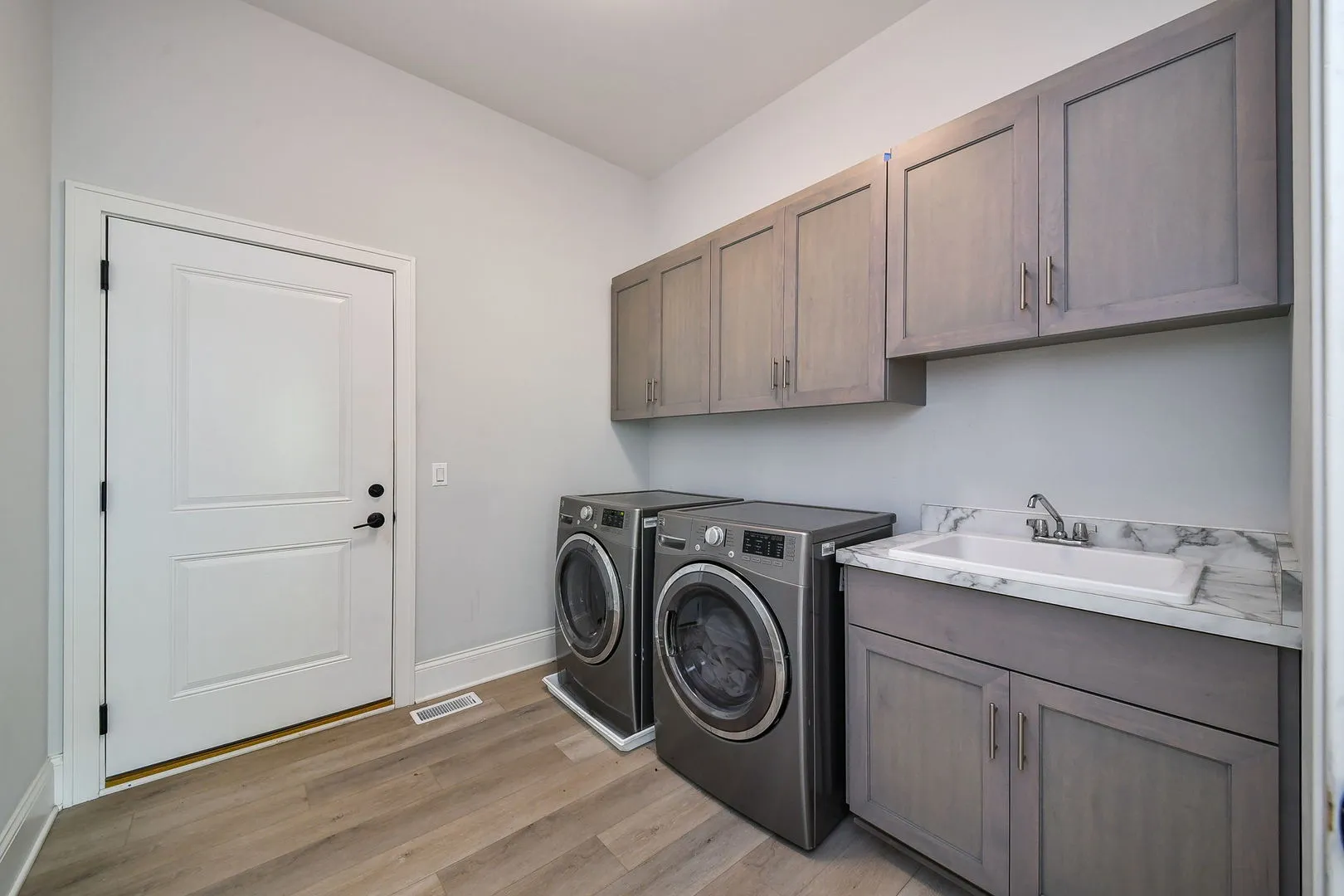 2447 Sharon Ct, ,  60564, USA 60564-Naperville-IL