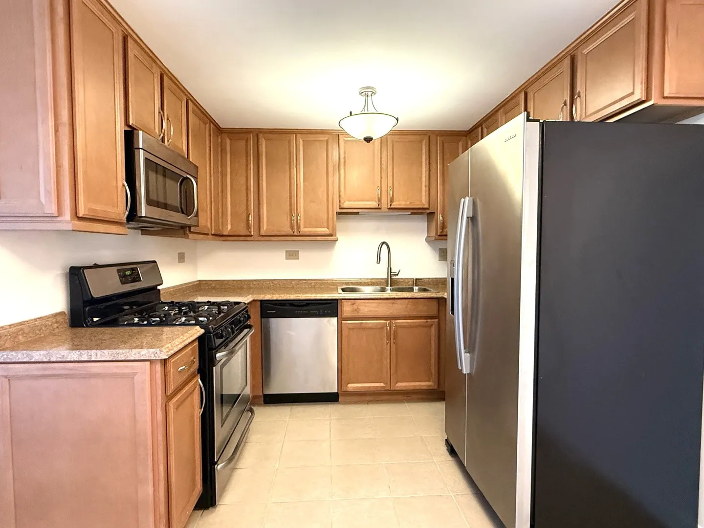 206 Barcliffe Ln, ,  60194, USA 60194-Schaumburg-IL