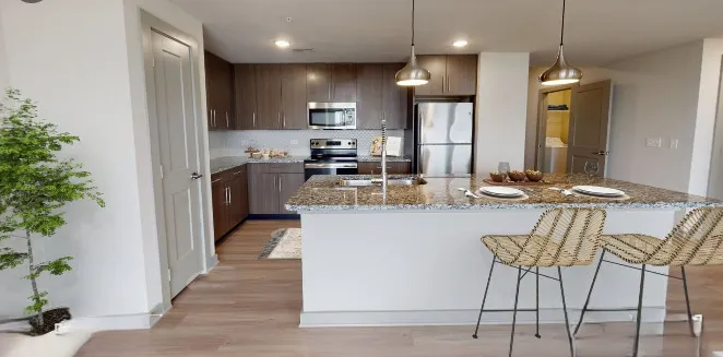670 E Algonquin Rd, ,  60173, USA 60173-Schaumburg-IL