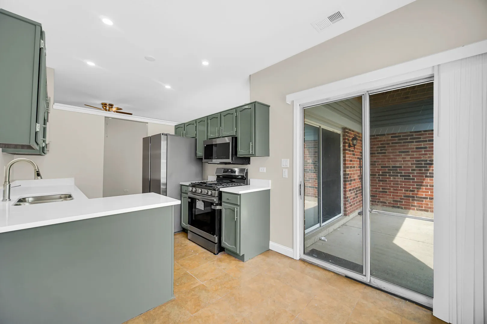 1661 Commodore Ct, ,  60193, USA 60193-Schaumburg-IL