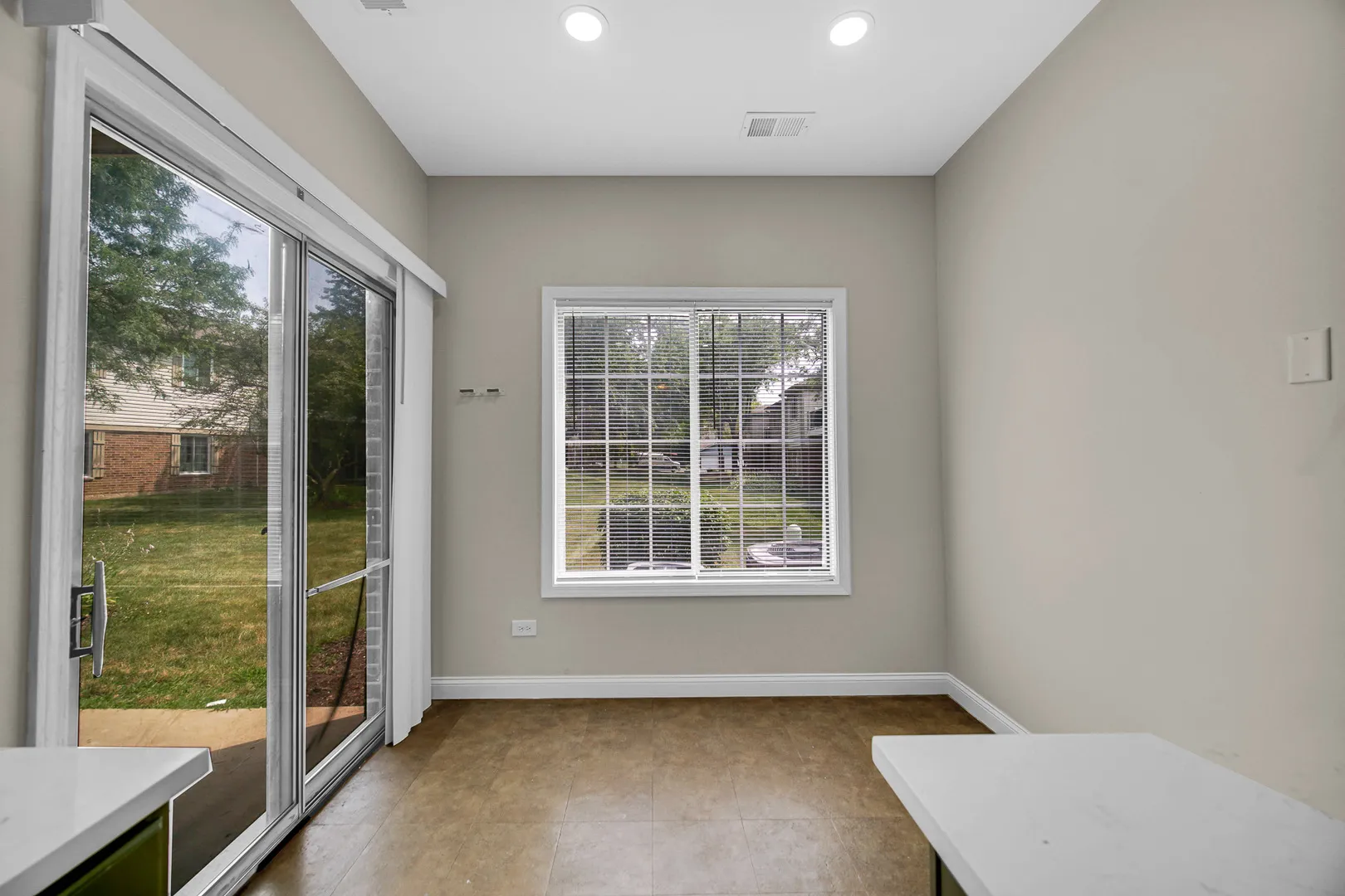 1661 Commodore Ct, ,  60193, USA 60193-Schaumburg-IL