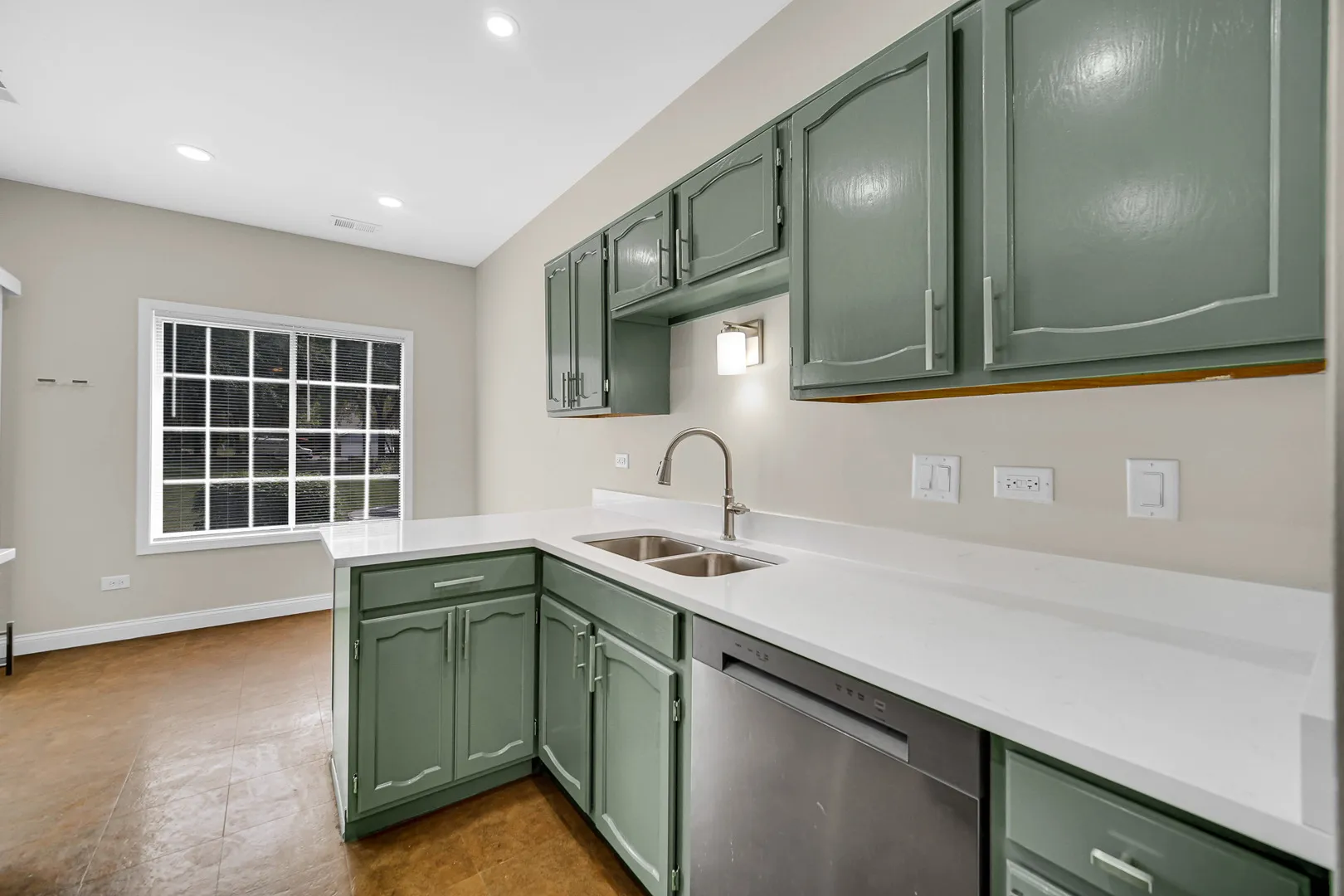 1661 Commodore Ct, ,  60193, USA 60193-Schaumburg-IL